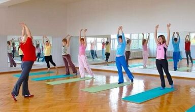 Therapeutic gymnastics with back pain