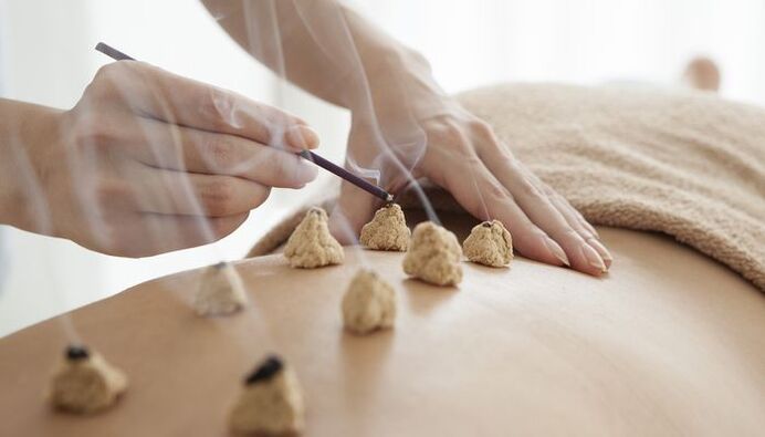 Heating of bioactive points on the back for osteochondrosis